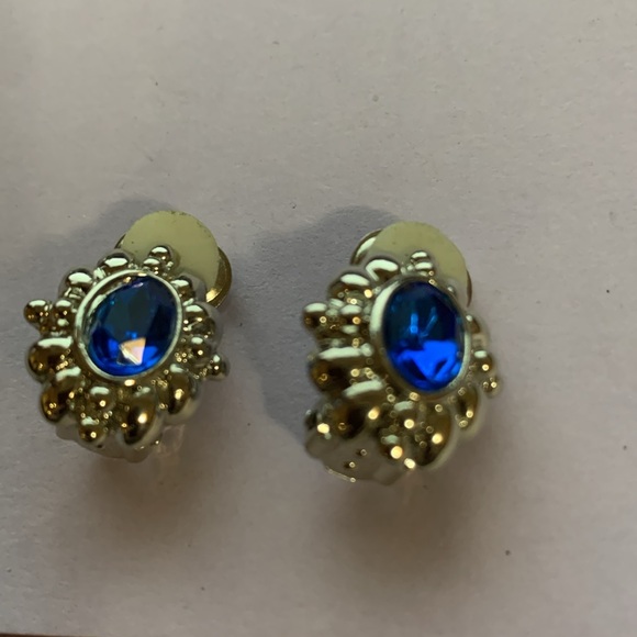 Pretty royal blue and silver tone earrings, clip on style - Picture 2 of 5